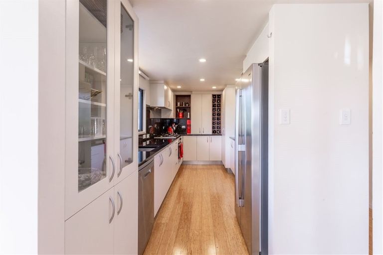 Photo of property in 1 Radiata Lane, Chatswood, Auckland, 0626