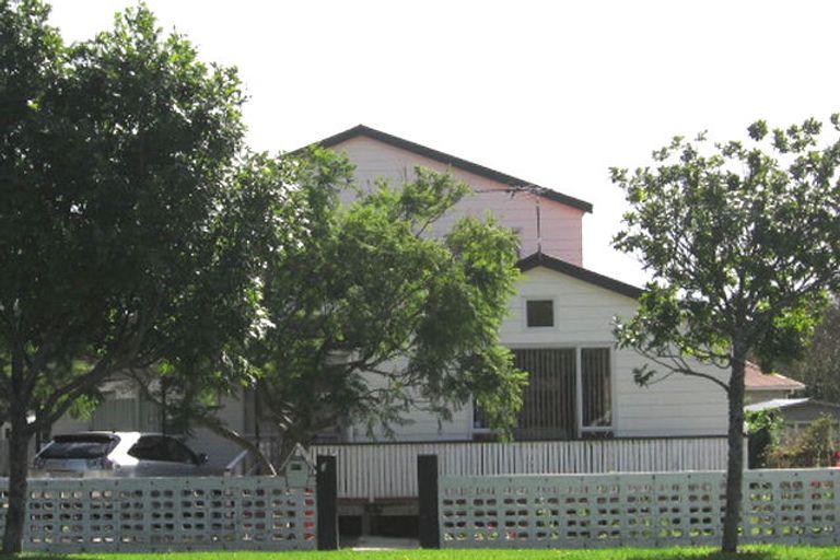 Photo of property in 313 Swanson Road, Ranui, Auckland, 0612