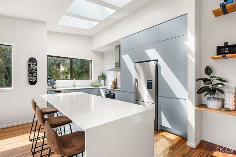 Photo of property in 12d Chatsworth Road, Silverstream, Upper Hutt, 5019