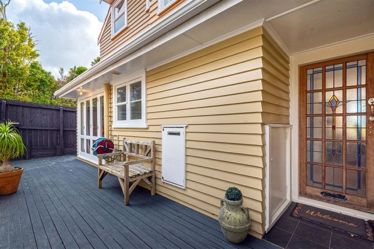 Photo of property in 113 Carlisle Road, Torbay, Auckland, 0632