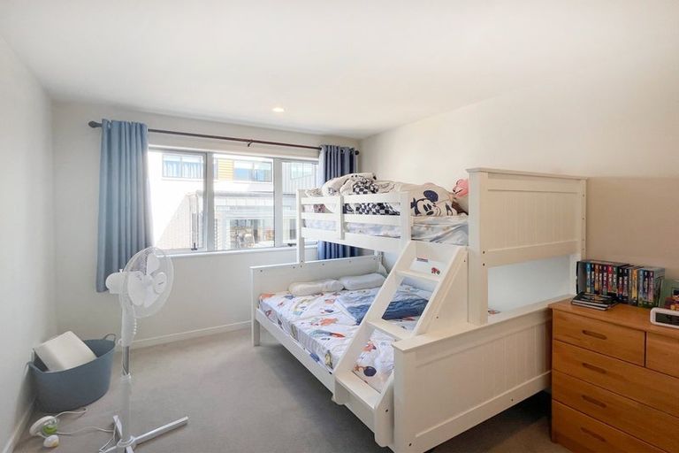 Photo of property in 16 Gecko Road, Hobsonville, Auckland, 0616