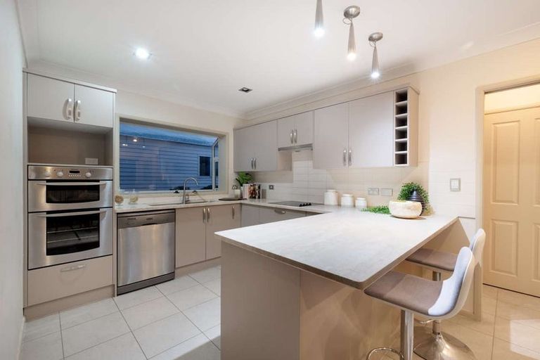 Photo of property in 18a Riverlea Avenue, Pakuranga, Auckland, 2010