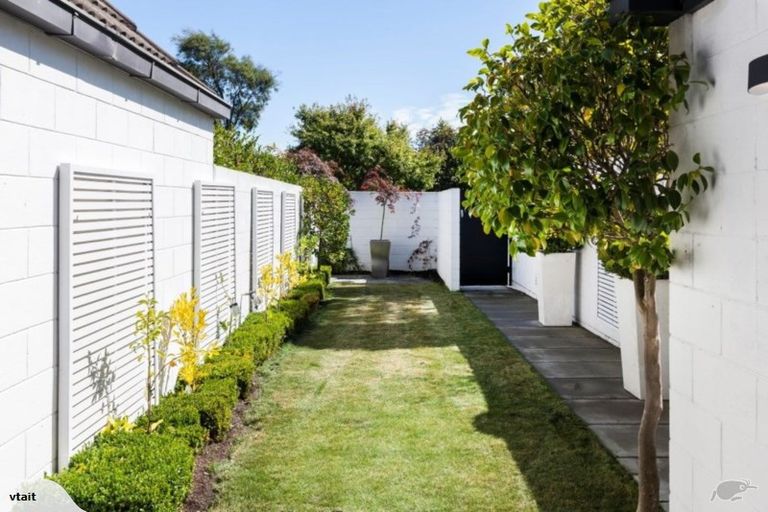 Photo of property in 94b Aikmans Road, Merivale, Christchurch, 8014