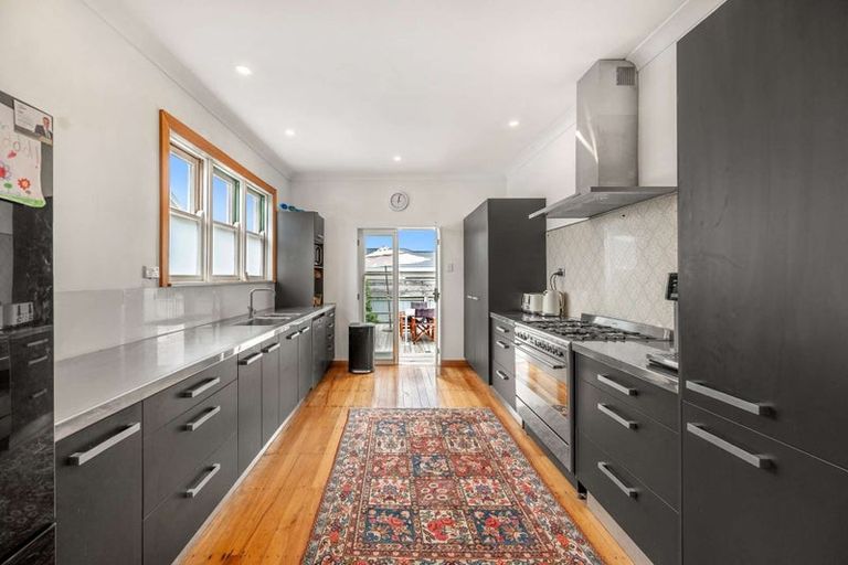 Photo of property in 12 Moeller Street, Taradale, Napier, 4112