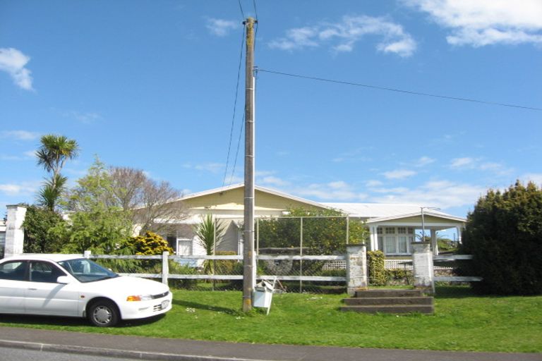 Photo of property in 72 Queens Road, Glen Avon, New Plymouth, 4312