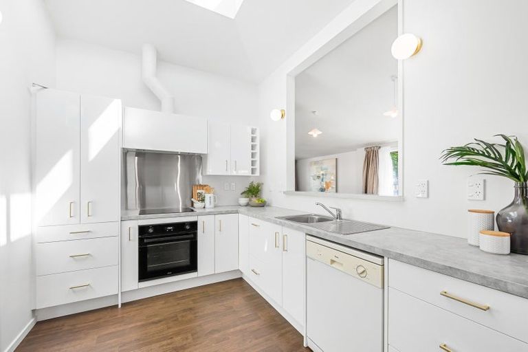 Photo of property in 4/30 Bauchop Road, Waterloo, Lower Hutt, 5011