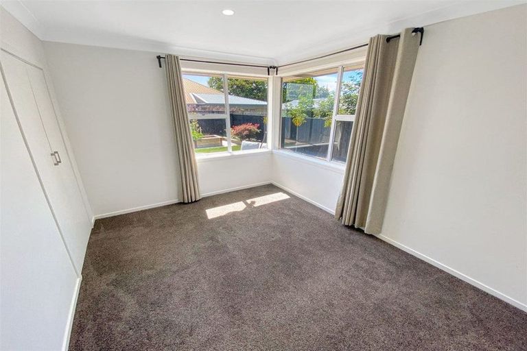 Photo of property in 11 Ian Place, Bishopdale, Christchurch, 8053