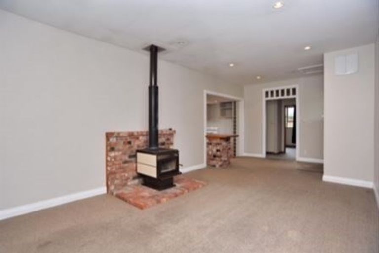 Photo of property in 12 Pound Street, Amberley, 7410