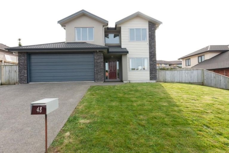 Photo of property in 48 Te Puia Drive, Aotea, Porirua, 5024