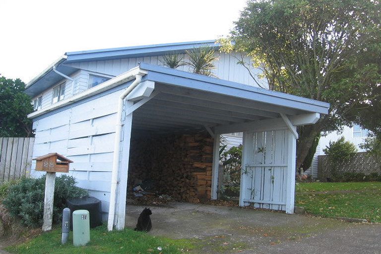 Photo of property in 26 Forth Place, Papakowhai, Porirua, 5024