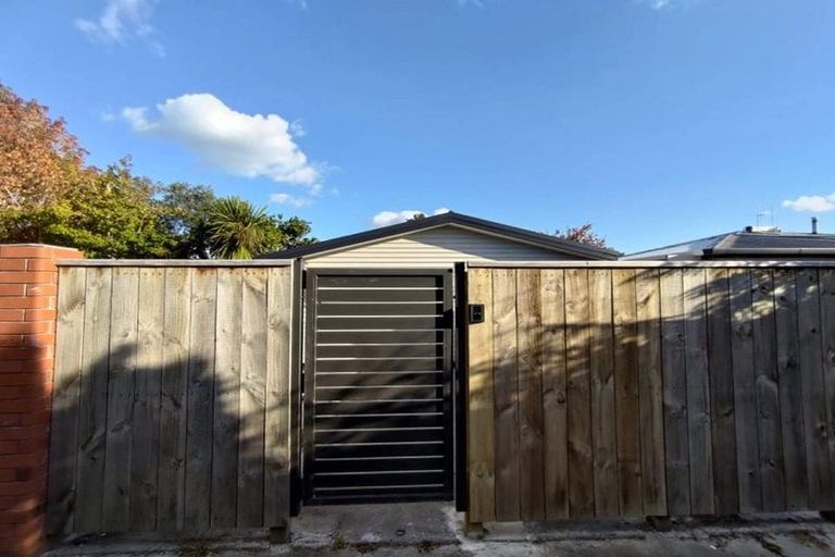 Photo of property in 16 Bond Street, Hokowhitu, Palmerston North, 4410