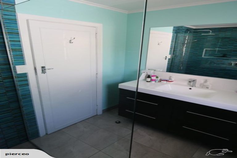 Photo of property in 28 Rotherham Terrace, Miramar, Wellington, 6022