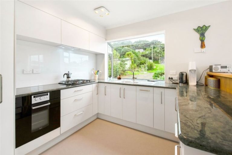 Photo of property in 4 Edwin Mitchelson Road, Muriwai, Waimauku, 0881