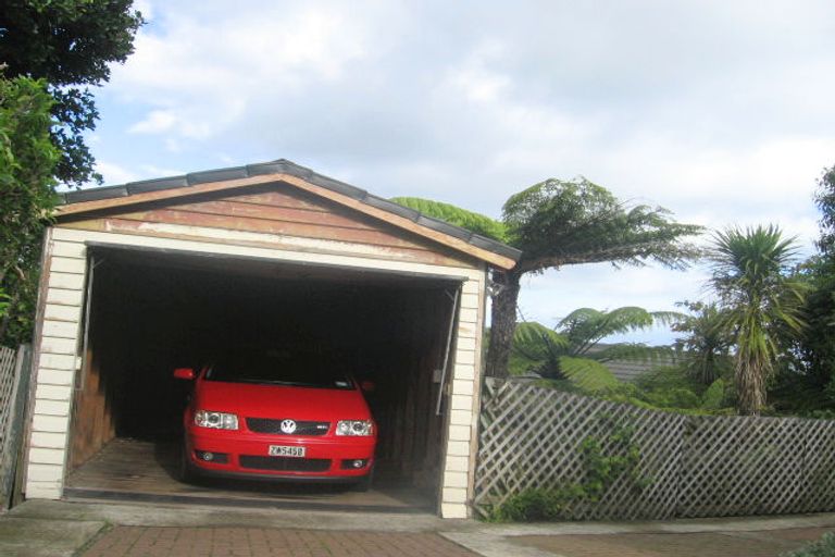 Photo of property in 8 Jenness Grove, Harbour View, Lower Hutt, 5010