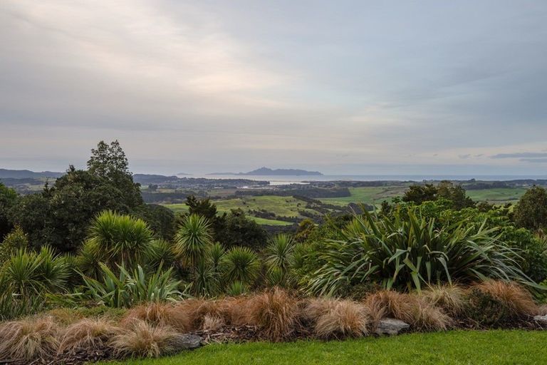 Photo of property in 3 Carters Road West, Mangawhai, 0975