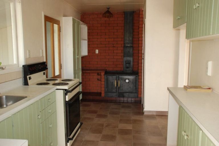 Photo of property in 28 Frickleton Street, Taradale, Napier, 4112