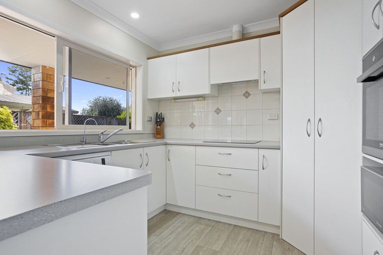 Photo of property in 17 Belmont Rise, Katikati, 3129