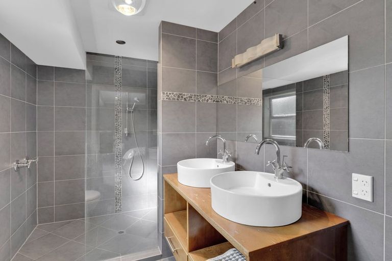 Photo of property in 8 Braid Road, St Andrews, Hamilton, 3200