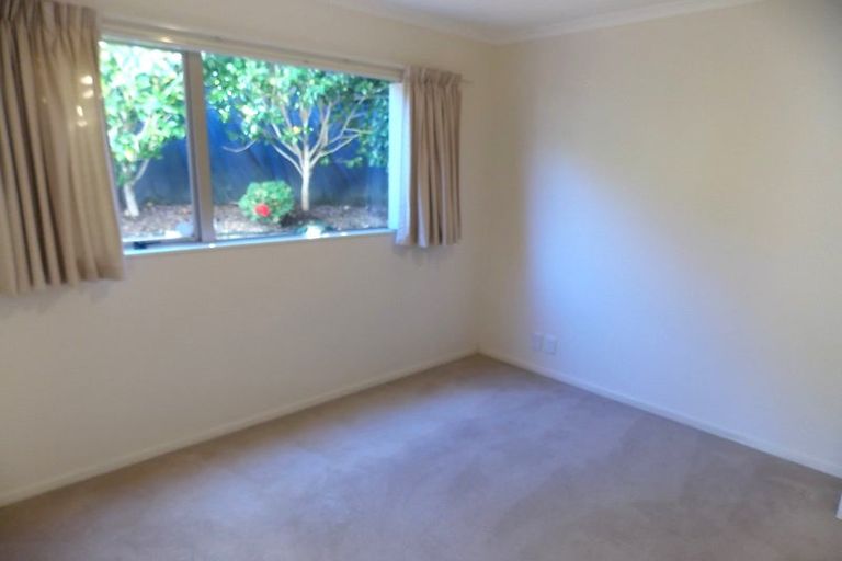 Photo of property in 102a Parkvale Road, Karori, Wellington, 6012