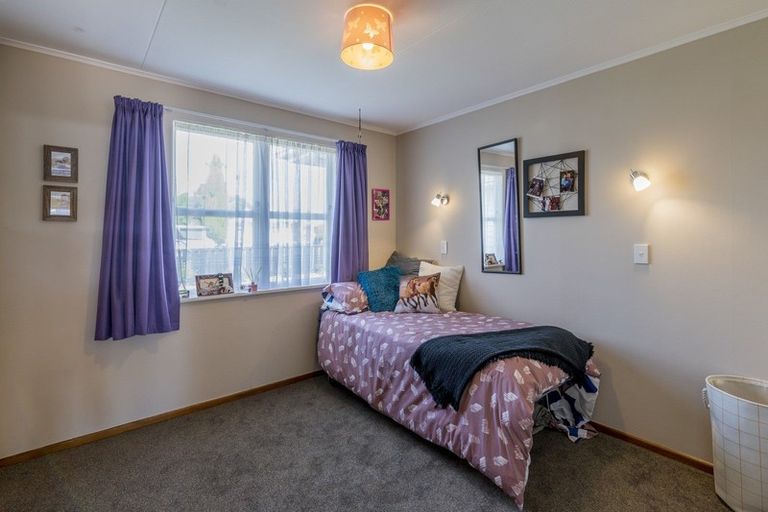 Photo of property in 16 Reeve Street, Levin, 5510