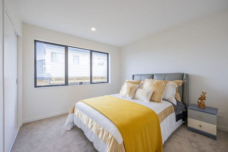 Photo of property in 744 East Coast Road, Pinehill, Auckland, 0630