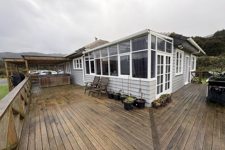 Photo of property in 112 Upper Fitzherbert Road, Wainuiomata, 5373