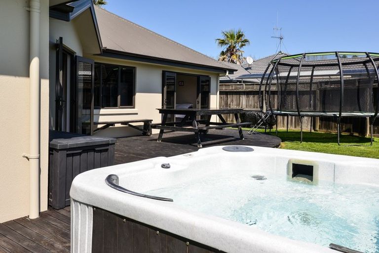 Photo of property in 7 Roderick Place, Rototuna, Hamilton, 3210