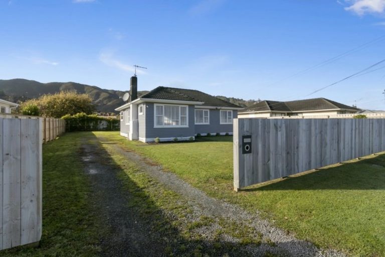 Photo of property in 42 Donnelley Drive, Wainuiomata, Lower Hutt, 5014