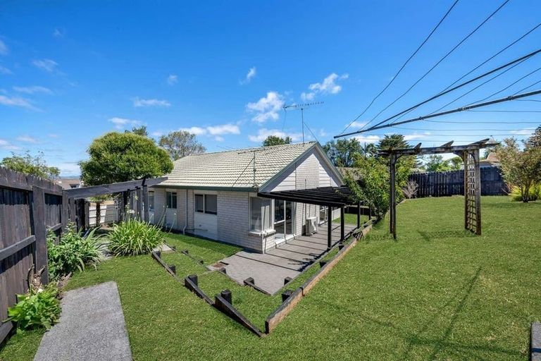 Photo of property in 10 Skelton Avenue, Randwick Park, Auckland, 2105