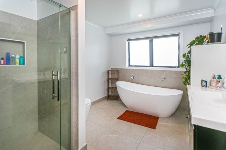 Photo of property in 2 Cherry Lane, Coromandel, 3506