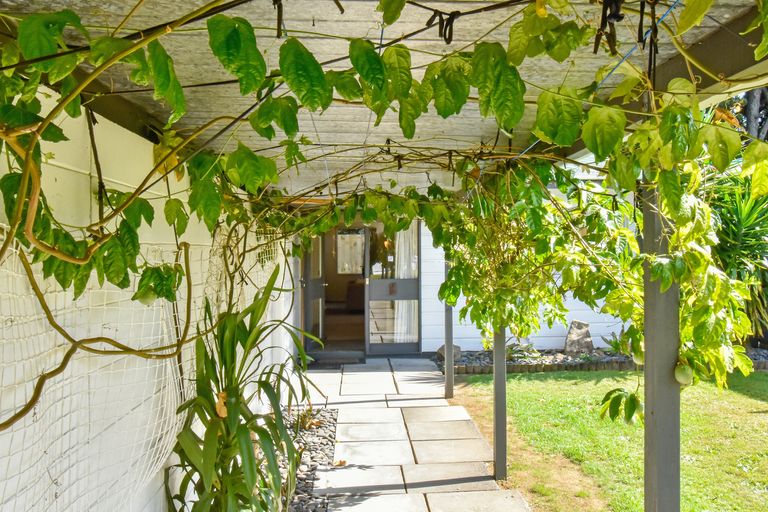 Photo of property in 1 Arthur Place, Opaheke, Papakura, 2113