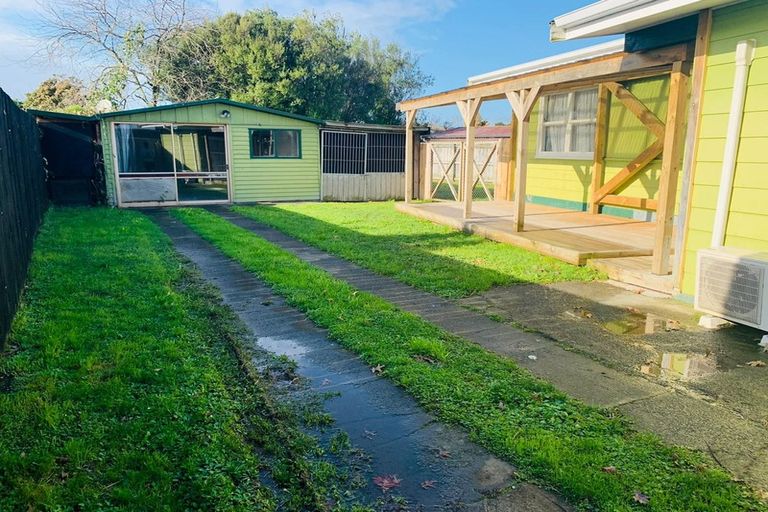 Photo of property in 14 Cargill Street, Papakura, 2110