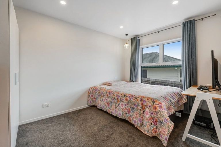 Photo of property in 10 Santiago Crescent, Unsworth Heights, Auckland, 0632