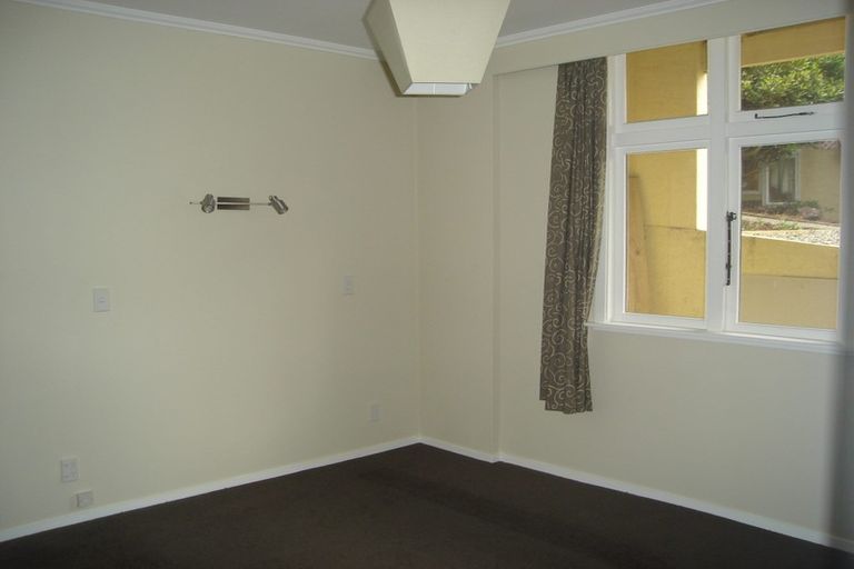 Photo of property in 52 Milne Terrace, Island Bay, Wellington, 6023