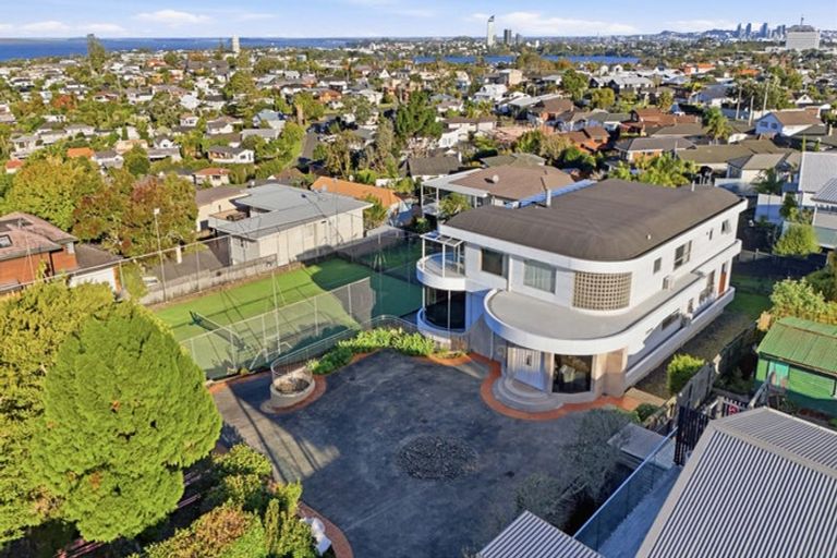 Photo of property in 99 East Coast Road, Castor Bay, Auckland, 0620