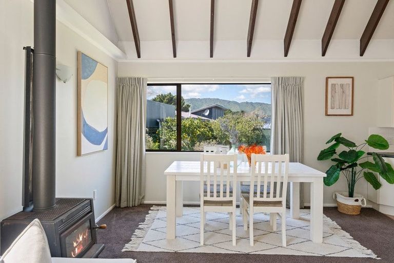 Photo of property in 25 Tobys Way, Waikanae Beach, Waikanae, 5036