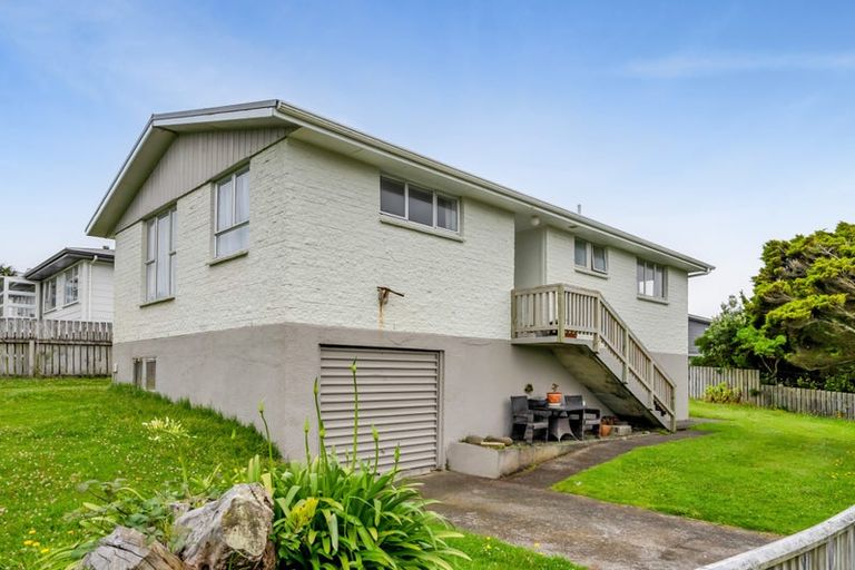 Photo of property in 19 Rangitake Drive, Spotswood, New Plymouth, 4310