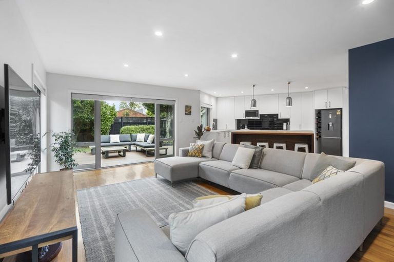 Photo of property in 53 Windermere Road, Papanui, Christchurch, 8053