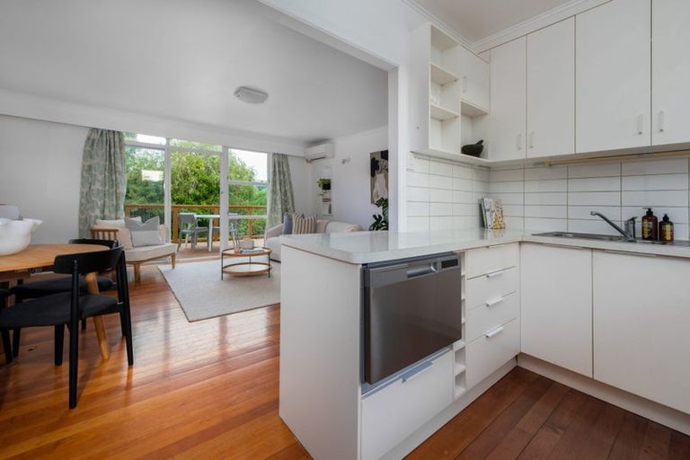 Photo of property in 3/449 Beach Road, Mairangi Bay, Auckland, 0630