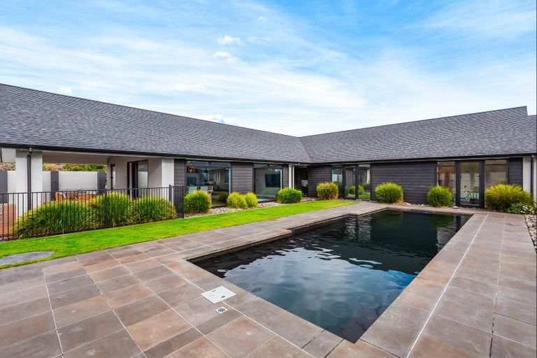 Photo of property in 10 Brighton Grove, Newstead, Hamilton, 3286