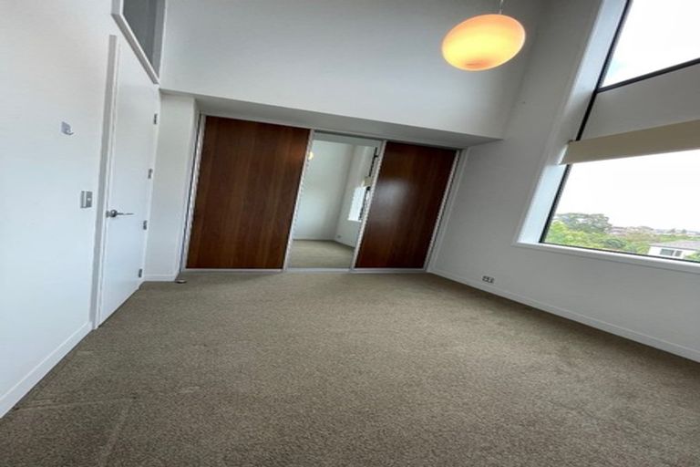 Photo of property in 303 Murphys Road, Flat Bush, Auckland, 2019