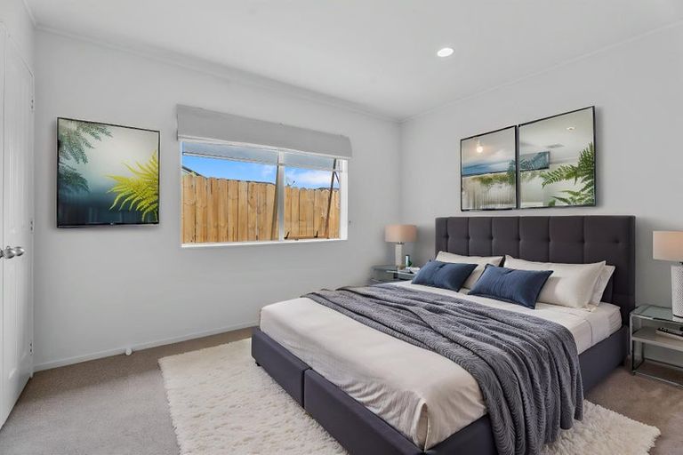 Photo of property in 8 Hagen Close, Golflands, Auckland, 2013