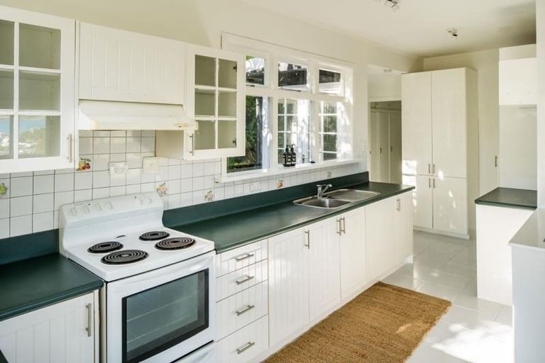 Photo of property in 84 Cluny Road, Plimmerton, Porirua, 5026