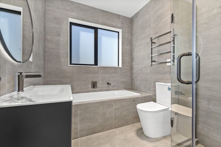 Photo of property in 77 Maungakaraka Road, Karaka, 2580