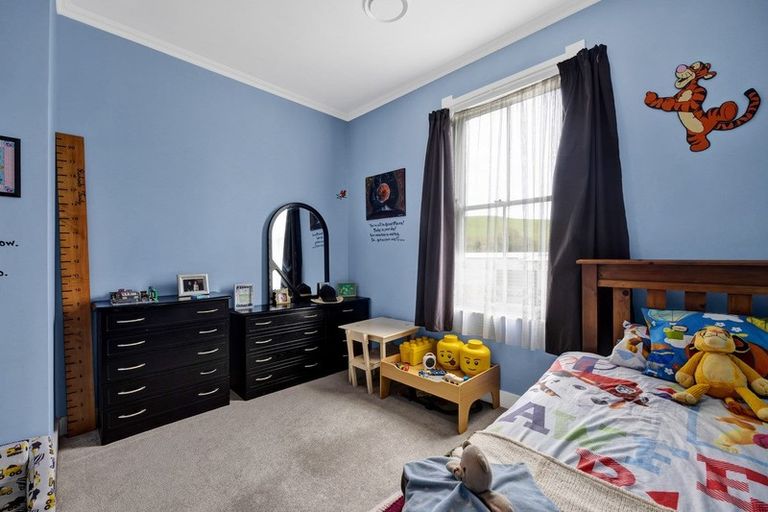 Photo of property in 221 Bridge Street, Eltham, 4322