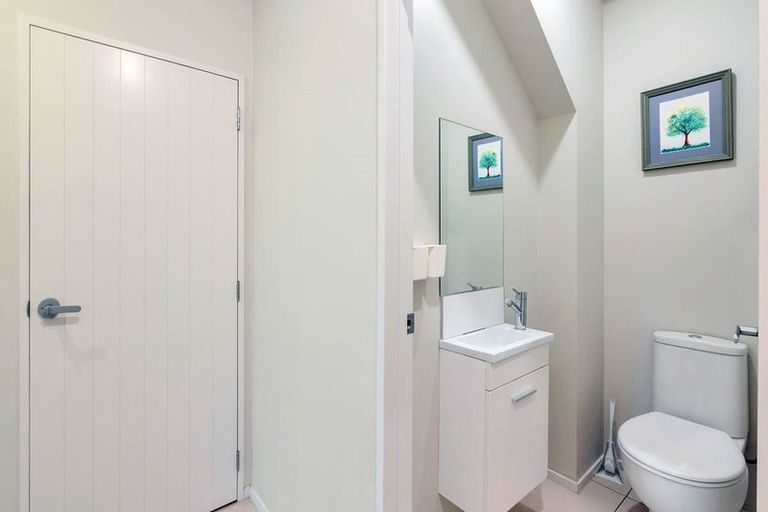 Photo of property in 10/45a Swanson Road, Henderson, Auckland, 0610