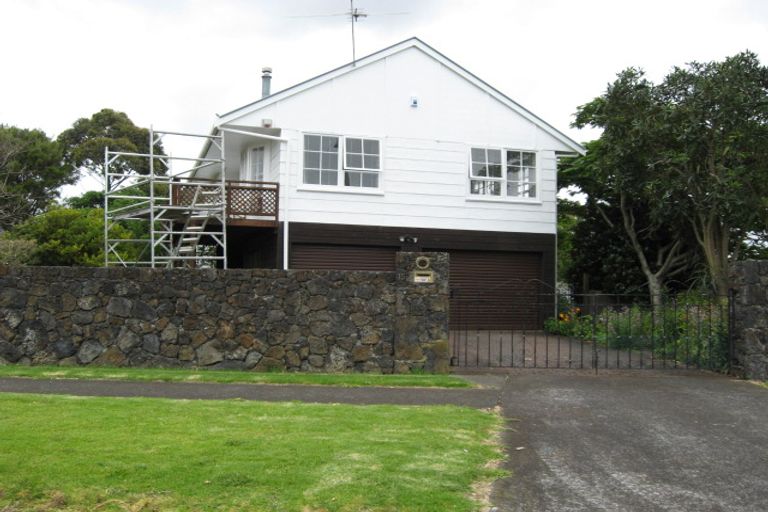 Photo of property in 15 Seaforth Avenue, Mangere Bridge, Auckland, 2022