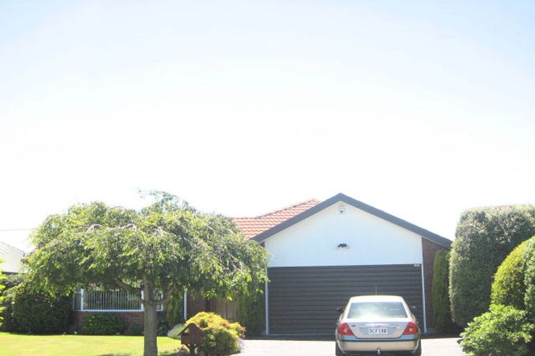 Photo of property in 8 Ben Nevis Drive, Broomfield, Christchurch, 8042