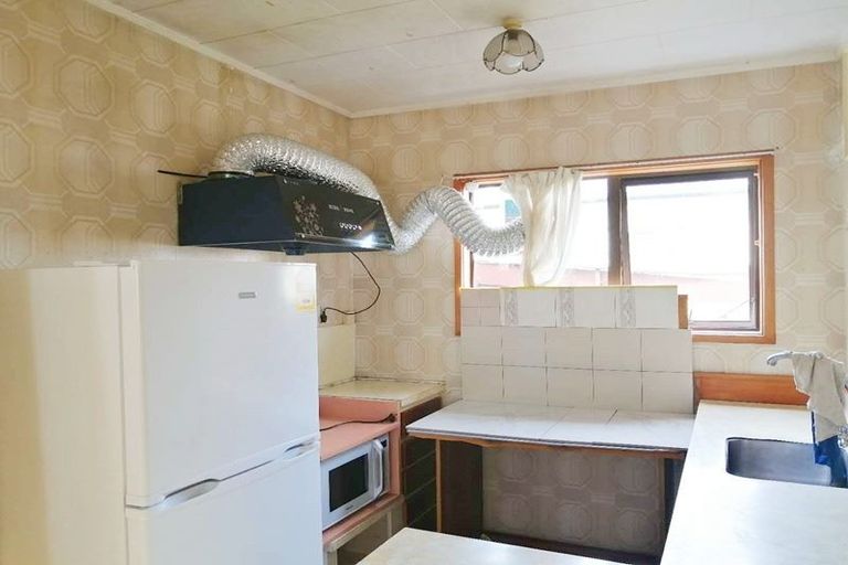 Photo of property in 69 Casuarina Road, Half Moon Bay, Auckland, 2012