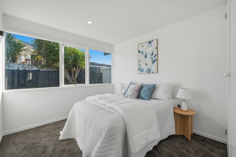 Photo of property in 21 Lawrence Crescent, Hillpark, Auckland, 2102
